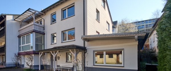 Familienparadies mit Garten! Großzügiges Haus mit Garten, Ausbaupotenzial & Flexibilität in Heigenbrücken | optimhome Immobilien Deutschland • Kaufen & Verkaufen Bild Familienparadies mit Garten! Großzügiges Haus mit Garten, Ausbaupotenzial & Flexibilität in Heigenbrücken