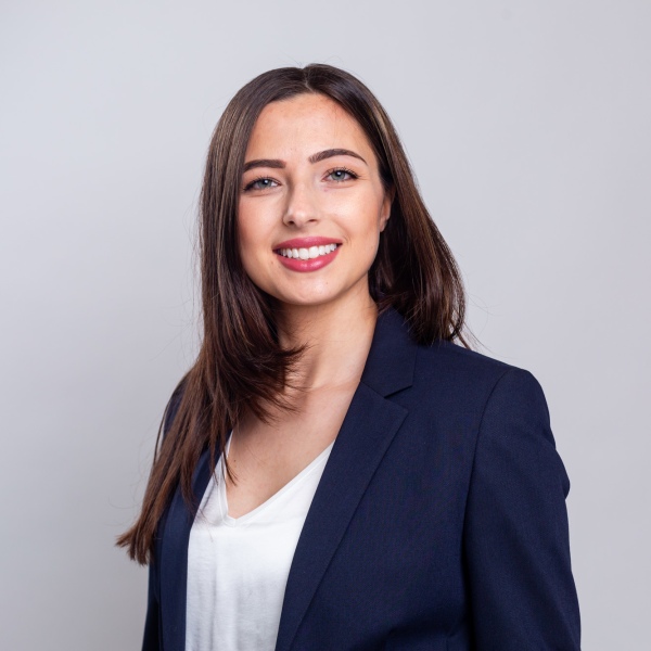 Zeynep Ipek optimhome Immobilien Deutschland • Kaufen & Verkaufen Portrait Zeynep Ipek