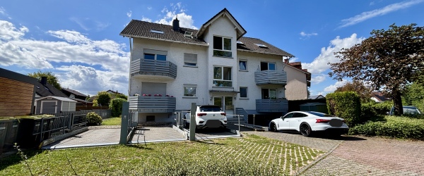 Einzigartig & gemütlich: DG-Wohnung mit EBK, Eckbadewanne und Doppelgarage in Altenstadt | optimhome Immobilien Deutschland • Kaufen & Verkaufen Bild Einzigartig & gemütlich: DG-Wohnung mit EBK, Eckbadewanne und Doppelgarage in Altenstadt