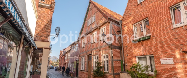 Historisches, denkmalgeschütztes Fachwerkhaus direkt an der Elbe in Lauenburg | optimhome Immobilien Deutschland • Kaufen & Verkaufen Bild Historisches, denkmalgeschütztes Fachwerkhaus direkt an der Elbe in Lauenburg