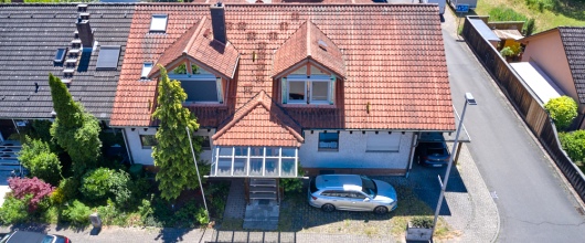 Wohnen mit Charme! Großzügige Dachgeschosswohnung mit Wintergarten und Balkon in Niedernberg | optimhome Immobilien Deutschland • Kaufen & Verkaufen Bild Wohnen mit Charme! Großzügige Dachgeschosswohnung mit Wintergarten und Balkon in Niedernberg