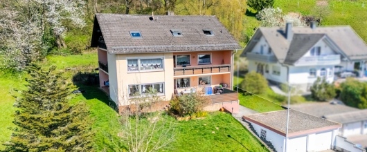 Ihr neues Zuhause mit Rendite! Dreiparteienhaus mit freier Wohnung & Mieteinnahmen in Leidersbach | optimhome Immobilien Deutschland • Kaufen & Verkaufen Bild Ihr neues Zuhause mit Rendite! Dreiparteienhaus mit freier Wohnung & Mieteinnahmen in Leidersbach