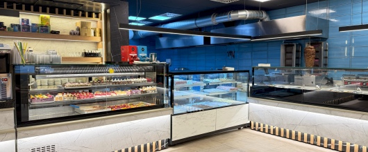 Repräsentative Gastrofläche für Grill, Bäcker und Konditorei – inklusive Vollausstattung und Terrasse in Frankfurt am Main | optimhome Immobilien Deutschland • Kaufen & Verkaufen Bild Repräsentative Gastrofläche für Grill, Bäcker und Konditorei – inklusive Vollausstattung und Terrasse in Frankfurt am Main